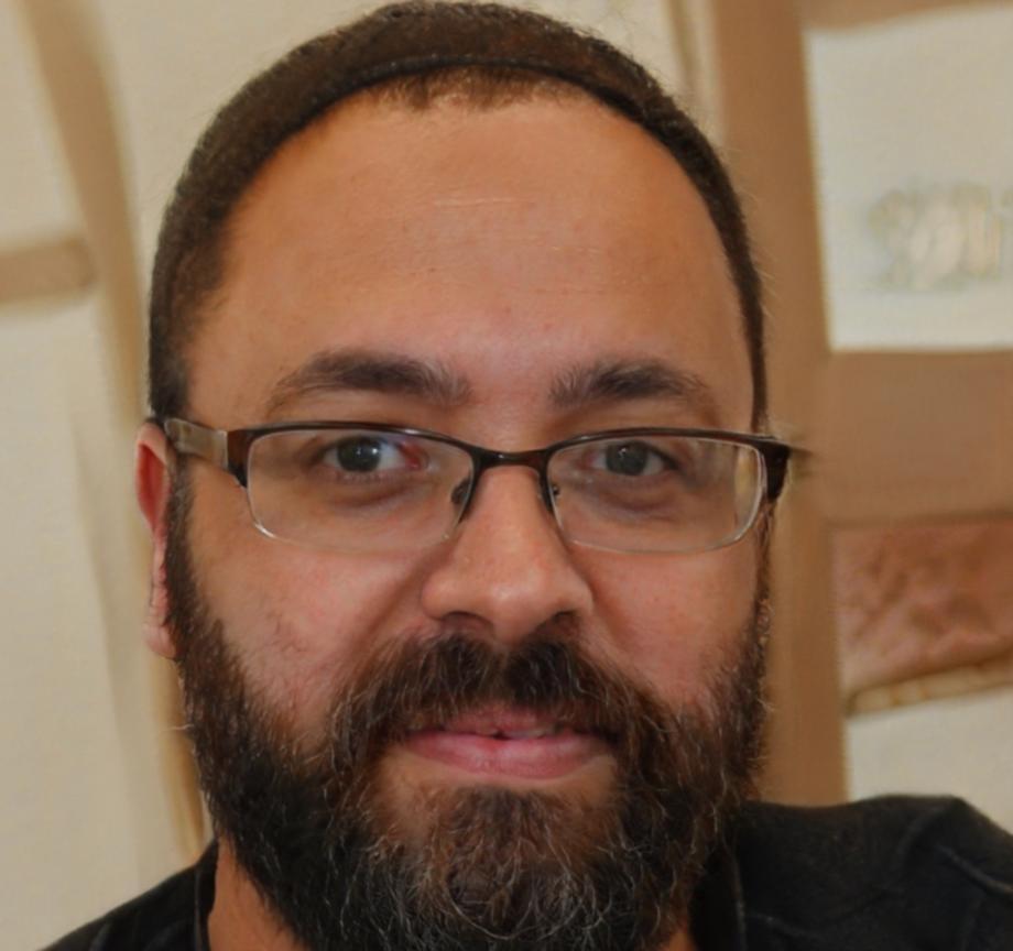 Matthias Kluge, Gründer von larinetro